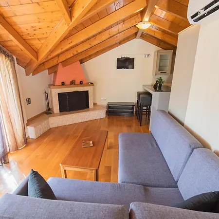 Apartment Tsoutsis *