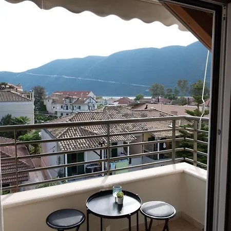 Tsoutsis Apartment